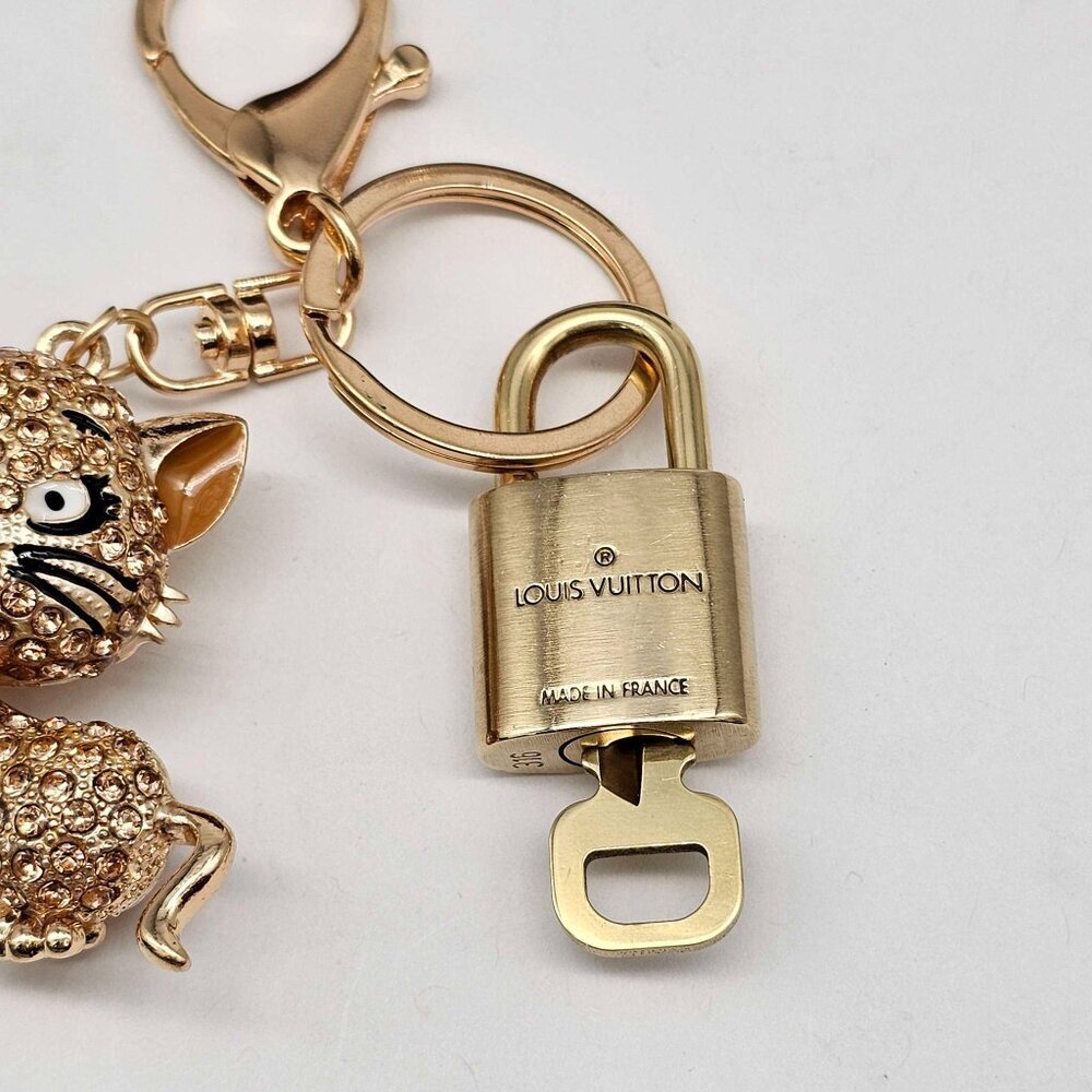 Louis Vuitton Gold Padlock Key 🔒 Authentic LV Charm + Unbranded Cat Keychain - Picture 7 of 7